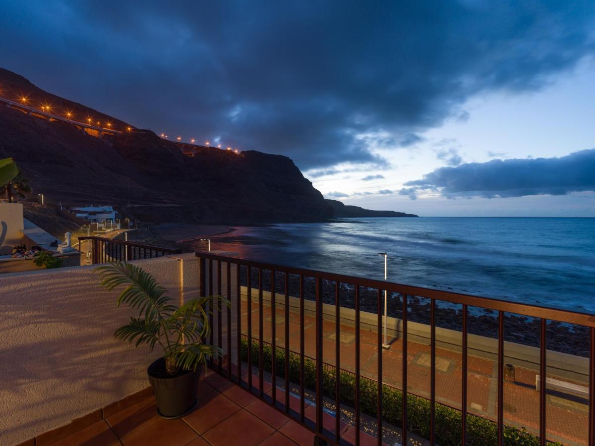 Giraud Ii - Secluded Beachfront Duplex Apartment