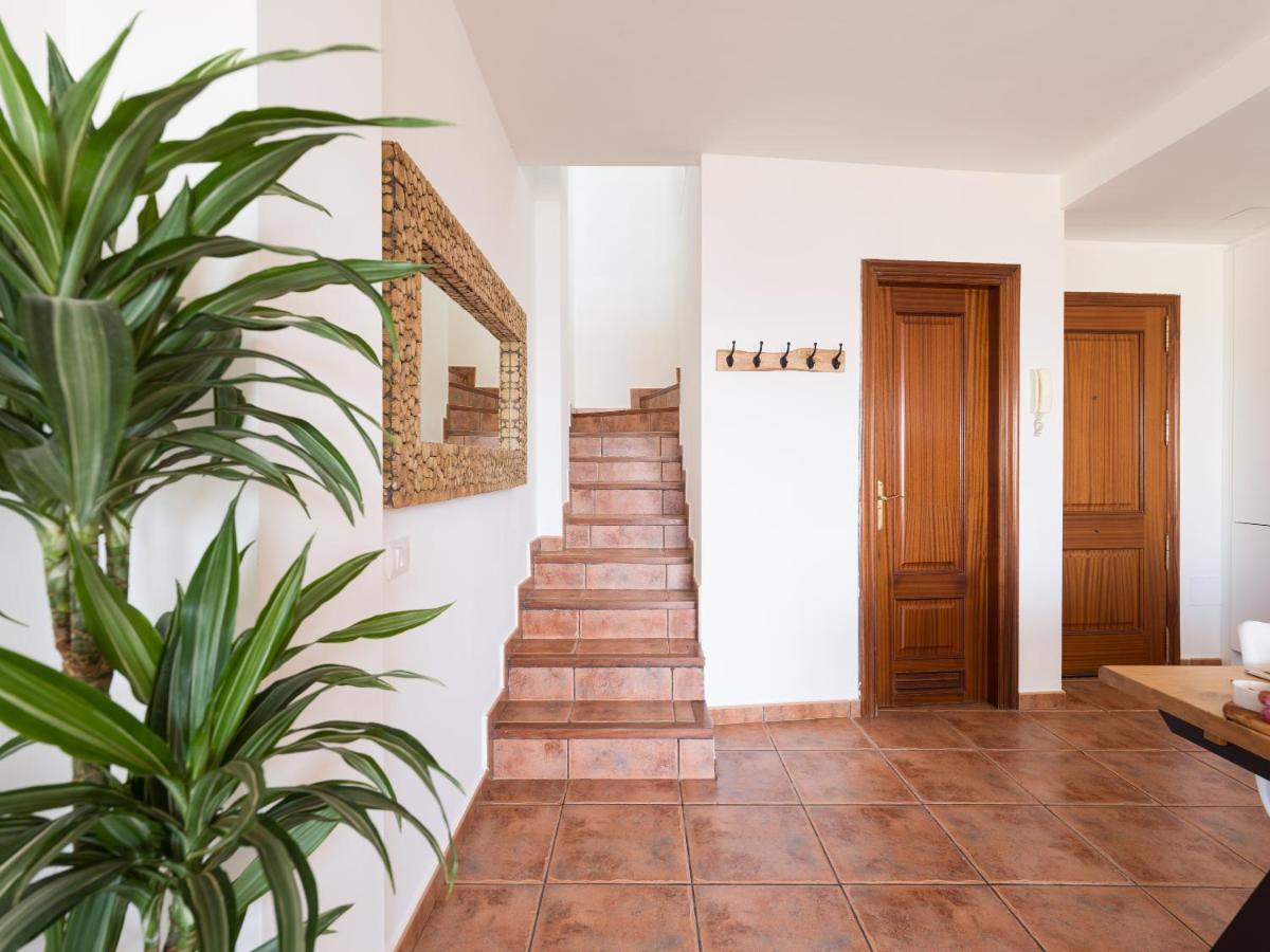 Giraud Ii - Secluded Beachfront Duplex Apartment *